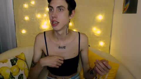 Snapshot of alexnaughty14 chatting on 09-18-25, 03:58 alexnaughty14 online show from 09-18-25, 03:58