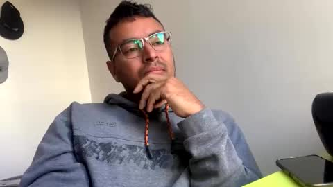 Snapshot of alexospina55 chatting on 03-30-26, 10:16 alexospina55 online show from 03-30-26, 10:16