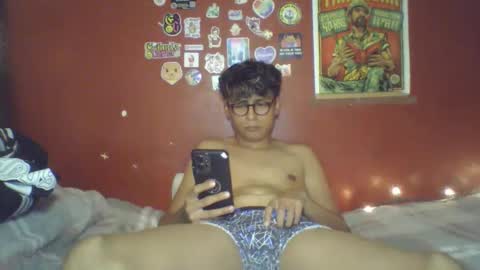 Snapshot of alexrive0 chatting on 11-26-25, 05:52 alexrive0 online show from 11-26-25, 05:52