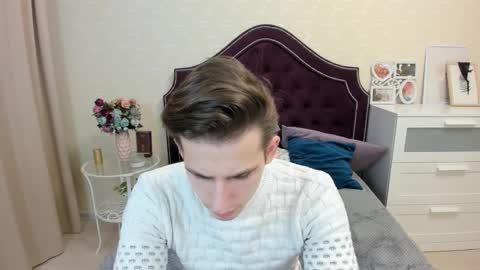 Snapshot of alexs_771 chatting on 03-11-25, 01:01 Dennis online show from 03-11-25, 01:01