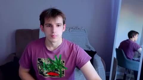 Snapshot of alexs_771 chatting on 10-08-25, 12:14 Dennis online show from 10-08-25, 12:14