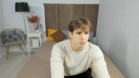 Snapshot of alexs_771 chatting on 11-24-25, 08:36 Dennis online show from 11-24-25, 08:36