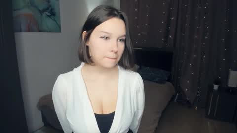 Snapshot of alexstech chatting on 11-21-25, 08:18 Alex online show from 11-21-25, 08:18