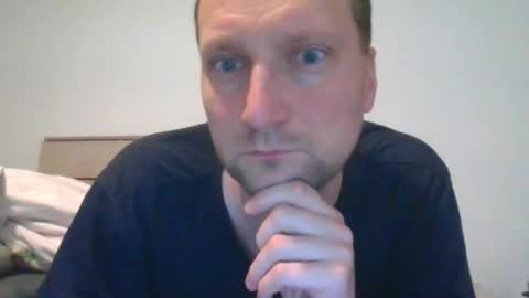 Snapshot of alexswitch8888 chatting on 12-15-25, 07:23 Alex online show from 12-15-25, 07:23