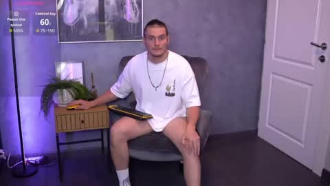Snapshot of alexwildexx chatting on 07-02-26, 10:32 Alex online show from 07-02-26, 10:32