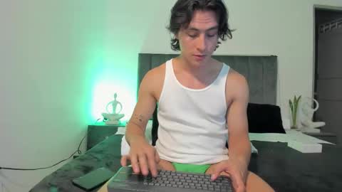 Alexxander Hall online show from 09-23-25, 10:35