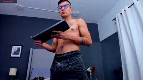 Alexo Rossie online show from 12-19-24, 02:02