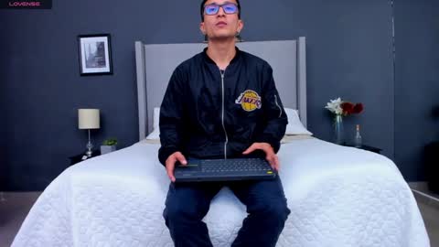 Alexo Rossie online show from 12-28-24, 06:50