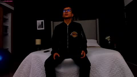 Alexo Rossie online show from 12-30-24, 01:14