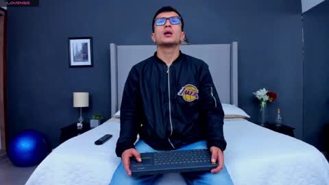 Alexo Rossie online show from 01-20-25, 01:21