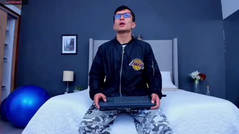 Alexo Rossie online show from 02-22-25, 12:51