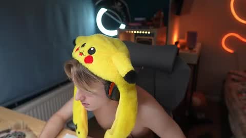 Snapshot of alexycutie chatting on 01-11-26, 03:17 Alexycutie online show from 01-11-26, 03:17