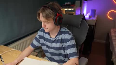 Snapshot of alexycutie chatting on 02-03-26, 07:52 Alexycutie online show from 02-03-26, 07:52