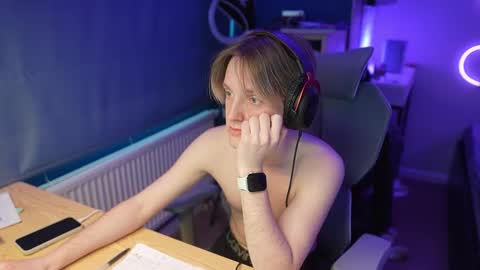 Snapshot of alexycutie chatting on 03-20-26, 01:16 Alexycutie online show from 03-20-26, 01:16