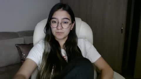 Snapshot of alexyferrer1 chatting on 12-17-25, 04:51 alexyferrer1 online show from 12-17-25, 04:51