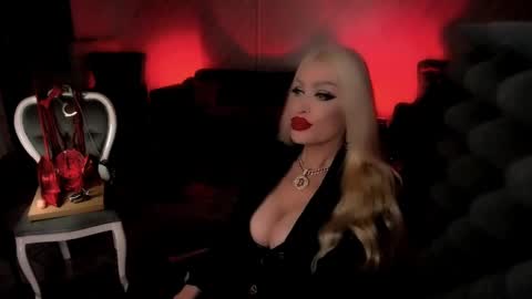 Snapshot of alfa_female chatting on 12-03-24, 05:31 AlfaFemale online show from 12-03-24, 05:31