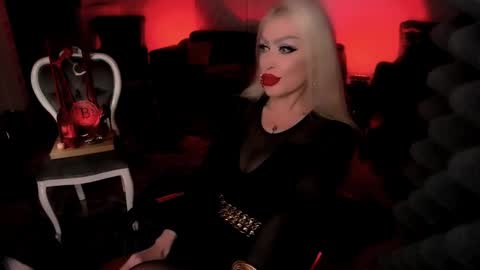 Snapshot of alfa_female chatting on 12-07-24, 06:54 AlfaFemale online show from 12-07-24, 06:54