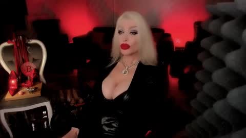 Snapshot of alfa_female chatting on 01-23-25, 06:28 AlfaFemale online show from 01-23-25, 06:28