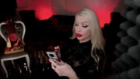 Snapshot of alfa_female chatting on 02-03-25, 10:14 AlfaFemale online show from 02-03-25, 10:14