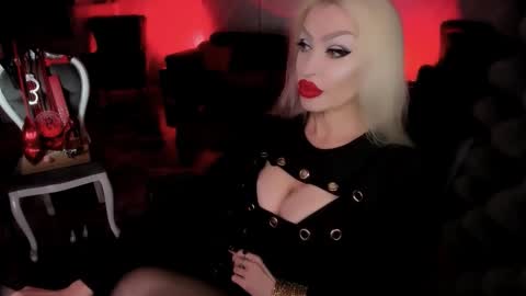Snapshot of alfa_female chatting on 09-15-25, 08:42 AlfaFemale online show from 09-15-25, 08:42