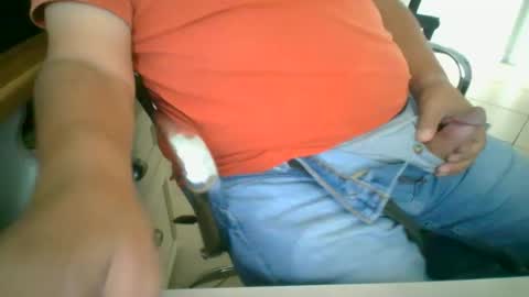 Snapshot of alfonsogomez110 chatting on 09-10-25, 04:07 Alfonso Gomez online show from 09-10-25, 04:07