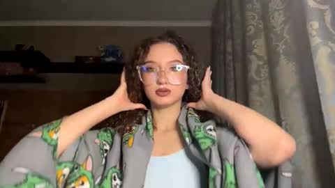 Tatiana online show from 11-23-25, 04:07