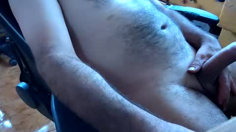 Snapshot of algodesente chatting on 11-09-25, 05:11 Alguien online show from 11-09-25, 05:11