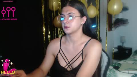 Snapshot of alguien_mas01 chatting on 07-18-26, 12:53 cami online show from 07-18-26, 12:53