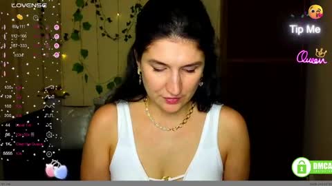 Snapshot of alianna_solo_kiss chatting on 05-21-26, 11:28 Alianna online show from 05-21-26, 11:28