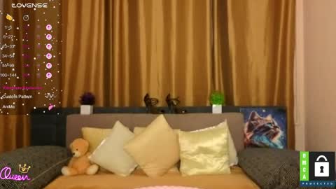 Snapshot of alianna_solo_kiss chatting on 06-01-26, 05:20 Alianna online show from 06-01-26, 05:20
