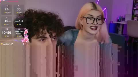 Snapshot of alice118james chatting on 09-23-25, 05:49 alice and james online show from 09-23-25, 05:49