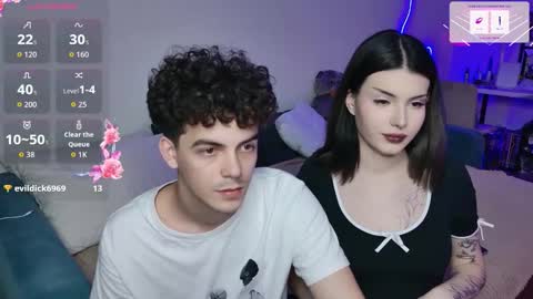 Snapshot of alice118james chatting on 10-03-25, 04:26 alice and james online show from 10-03-25, 04:26