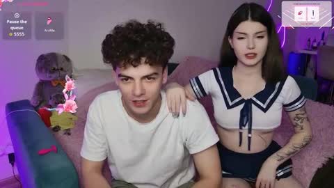 Snapshot of alice118james chatting on 10-06-25, 05:43 alice and james online show from 10-06-25, 05:43