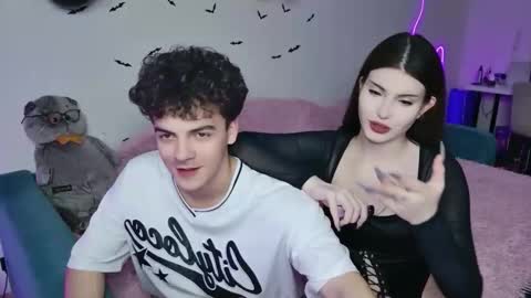 Snapshot of alice118james chatting on 10-16-25, 07:26 alice and james online show from 10-16-25, 07:26