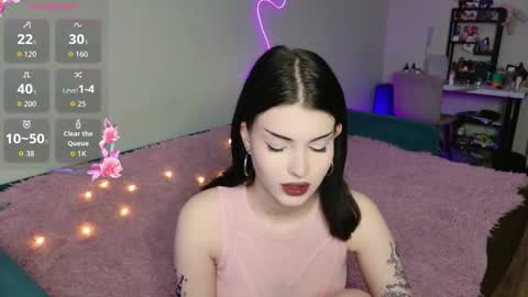 Snapshot of alice118james chatting on 12-14-25, 06:34 alice and james online show from 12-14-25, 06:34