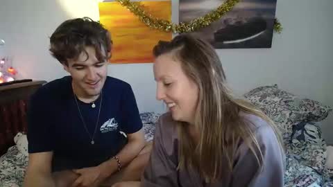 Snapshot of alice8363 chatting on 12-22-25, 02:14 Alice online show from 12-22-25, 02:14