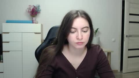 Alice online show from 11-18-25, 05:28