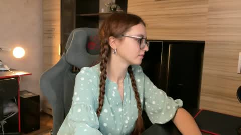 Hey Im Alice  online show from 10-17-25, 08:50