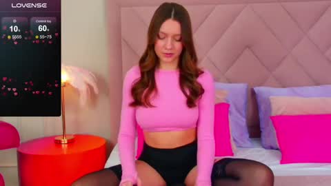 Snapshot of alice_charmy chatting on 02-25-25, 12:03 Alice in Wonderland online show from 02-25-25, 12:03