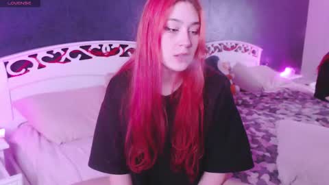 Snapshot of alice_clark13 chatting on 01-19-26, 03:43 Alis online show from 01-19-26, 03:43