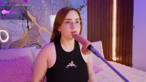 Snapshot of alice_cute77 chatting on 07-01-26, 03:41 Mey online show from 07-01-26, 03:41