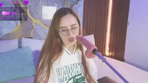 Snapshot of alice_cute77 chatting on 07-18-26, 04:05 Mey online show from 07-18-26, 04:05