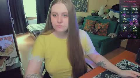 Snapshot of alice_dreamgirl_ chatting on 05-11-26, 01:28 Alice 3 online show from 05-11-26, 01:28