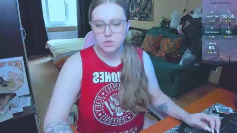 Snapshot of alice_dreamgirl_ chatting on 06-06-26, 09:14 Alice 3 online show from 06-06-26, 09:14