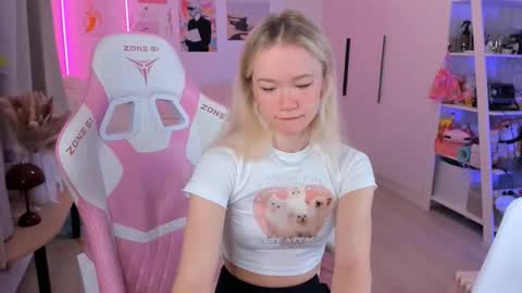 Snapshot of alice_forfun chatting on 02-03-26, 04:43 Alichery online show from 02-03-26, 04:43