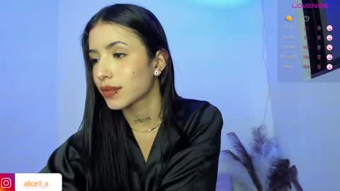 Snapshot of alice_fox___ chatting on 01-16-25, 01:04 Manuela online show from 01-16-25, 01:04