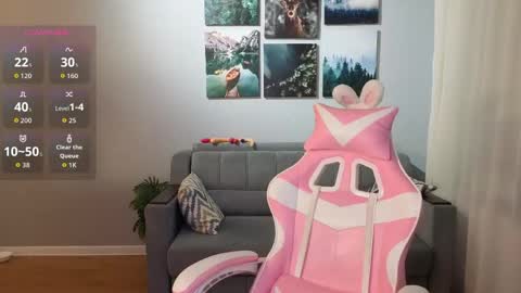 Snapshot of alice_frosst chatting on 06-06-26, 06:34 Alice Frost online show from 06-06-26, 06:34