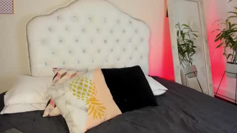 Snapshot of alice_graay_ chatting on 09-26-25, 08:35 Alice Graay online show from 09-26-25, 08:35