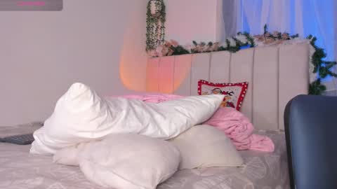 Snapshot of alice_guzman1 chatting on 12-16-25, 03:17 ALICE Alice guzman online show from 12-16-25, 03:17