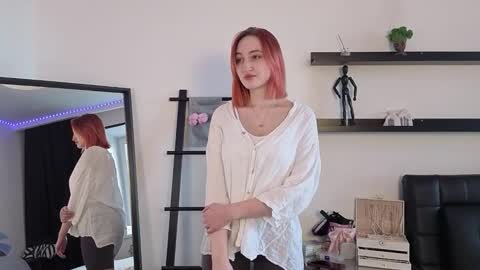 Snapshot of alice_in_chaturland_ chatting on 11-13-25, 07:18 Alice online show from 11-13-25, 07:18